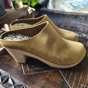 Bryr Fennel High Heel Clogs for Women Size 8